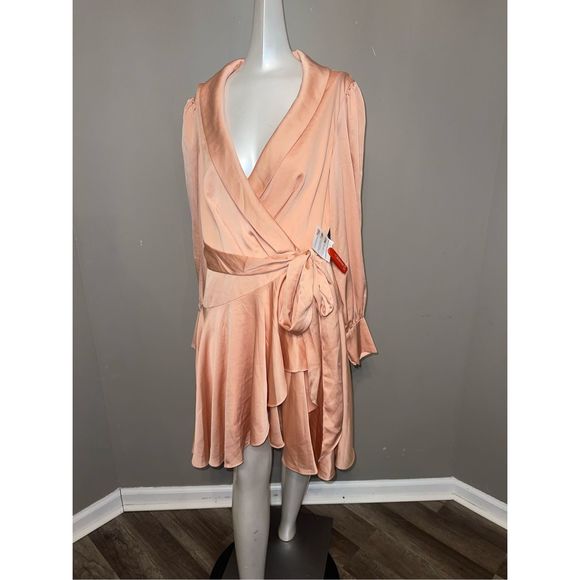 Mac Duggal Short Wrap Dress Size US2 $398 - Picture 4 of 10